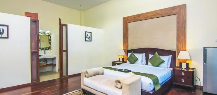 Marbella Pool Kamar 1