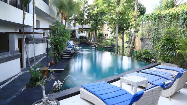 Marbella Pool Kolam renang 1