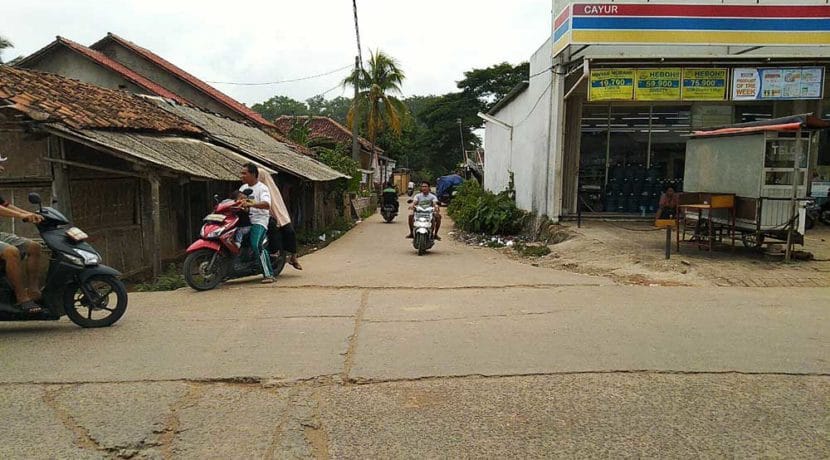 Jalan-masuk-ke-lokasi-tanah-kronjo
