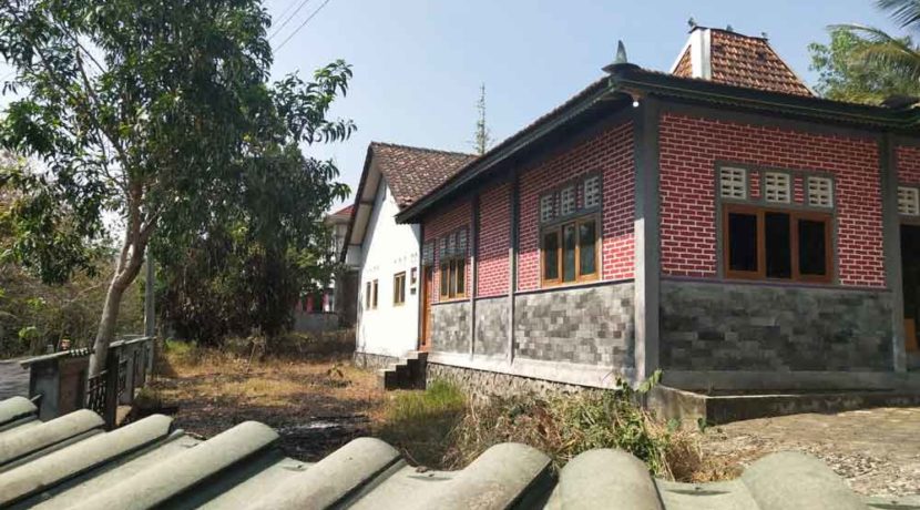 Samping-kanan-Muadz-Homestay