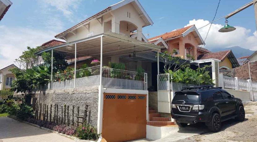 Villa-Bukit-Cipendawa_1