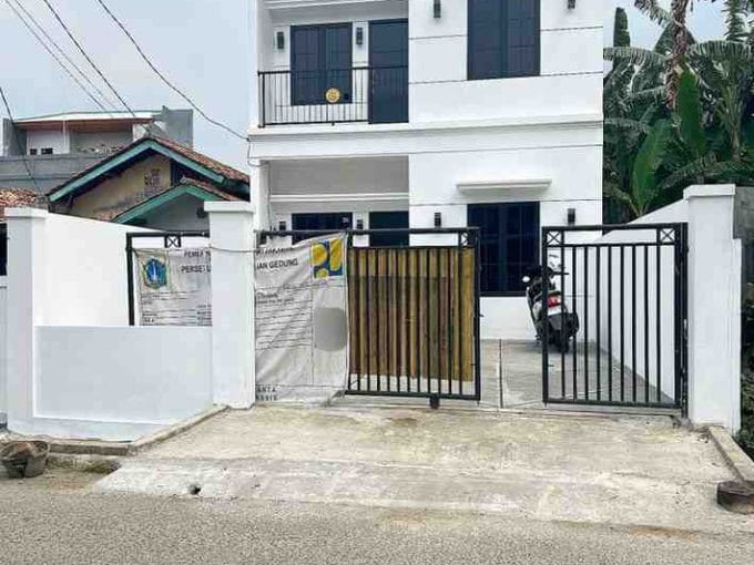 rumah 2 lantai jagakarsa