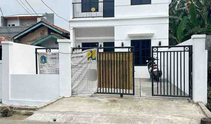 rumah 2 lantai jagakarsa